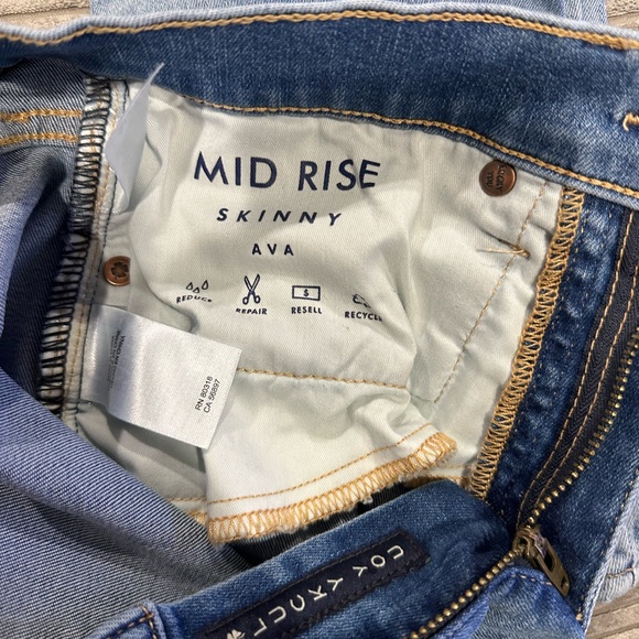 Lucky Brand Light Blue Mid Rise Skinny Jeans - Picture 4 of 5